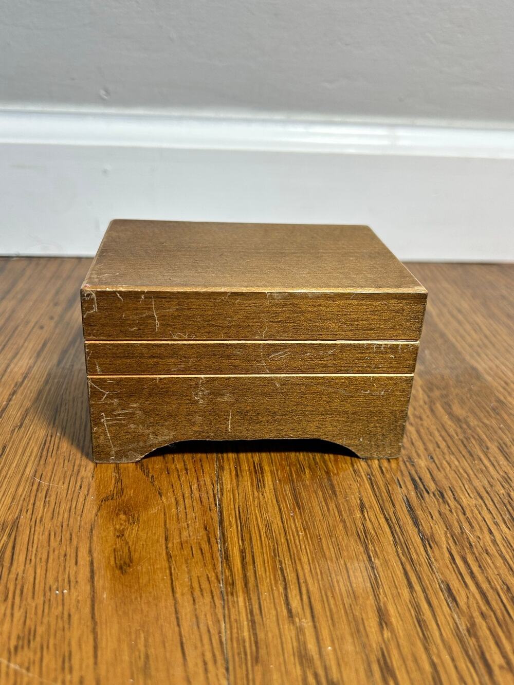 Vintage Wooden Music Box, Plays Raindrops Keep Fallin’ on My Head Japan Movement